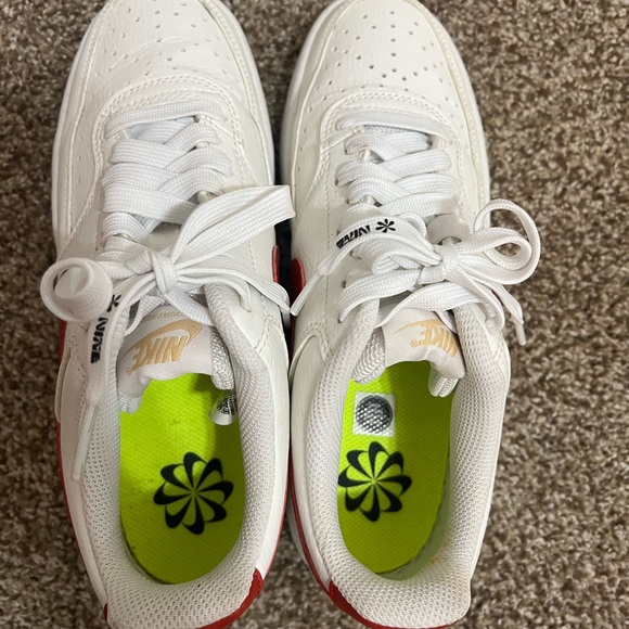 Nike tennis shoes size 7.5 - Picture 5 of 7